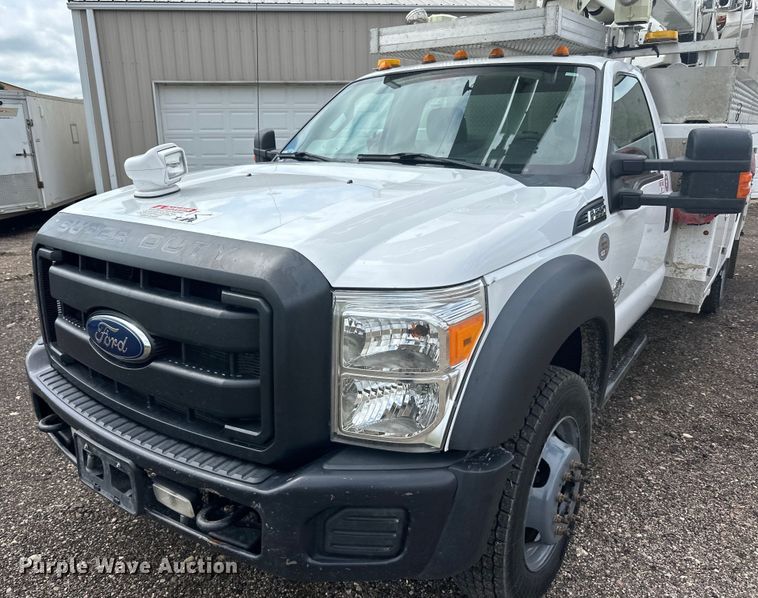 image for item LR9427 2013 Ford  F550 bucket truck