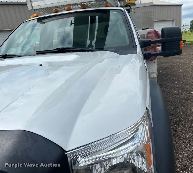 image for item LR9427 2013 Ford  F550 bucket truck