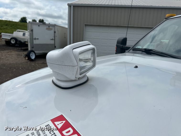 image for item LR9427 2013 Ford  F550 bucket truck