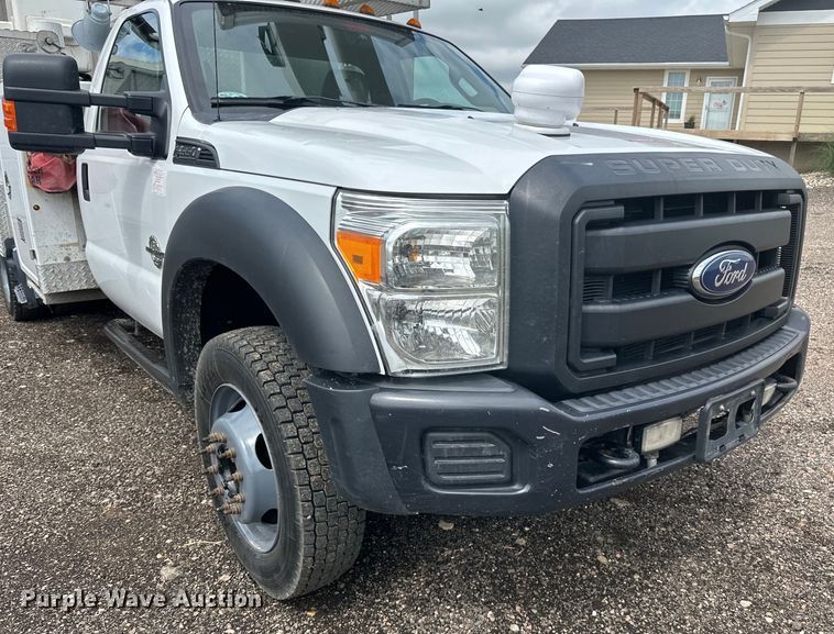 image for item LR9427 2013 Ford  F550 bucket truck
