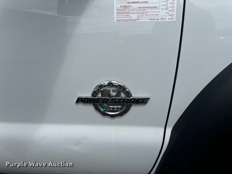 image for item LR9427 2013 Ford  F550 bucket truck