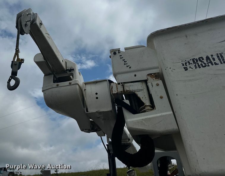 image for item LR9427 2013 Ford  F550 bucket truck