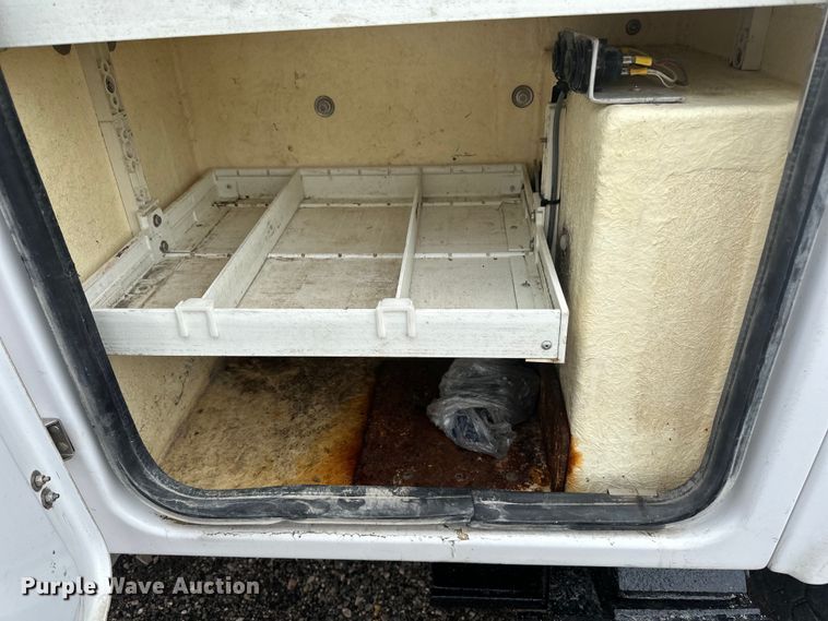 image for item LR9427 2013 Ford  F550 bucket truck