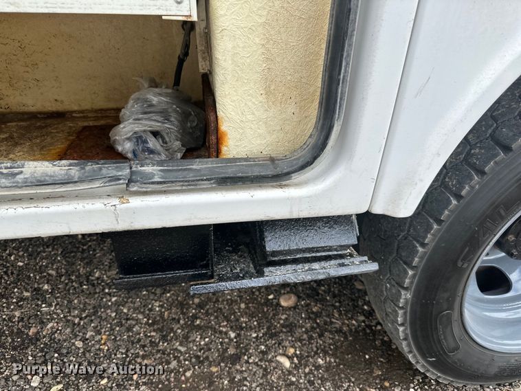 image for item LR9427 2013 Ford  F550 bucket truck