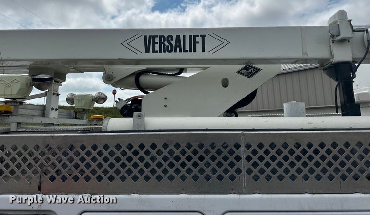 image for item LR9427 2013 Ford  F550 bucket truck