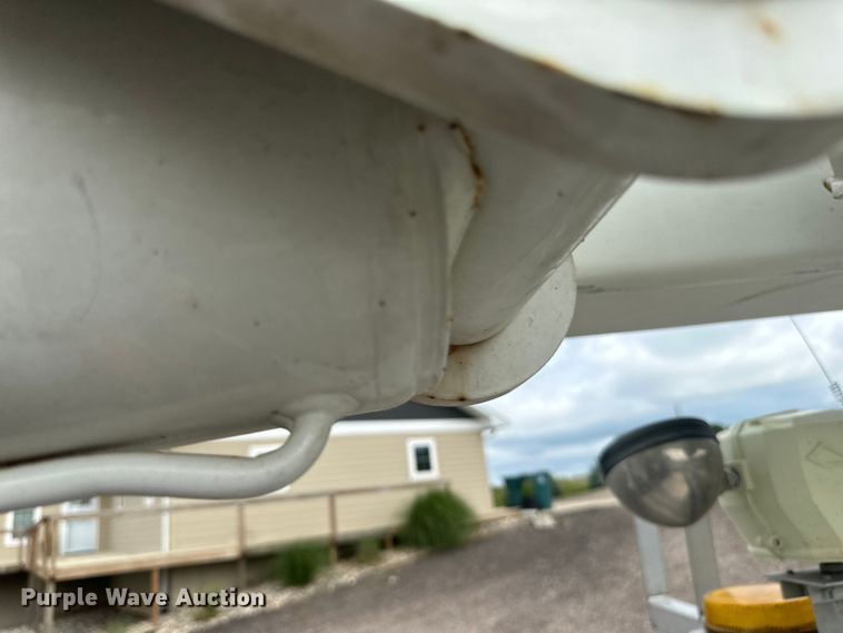 image for item LR9427 2013 Ford  F550 bucket truck