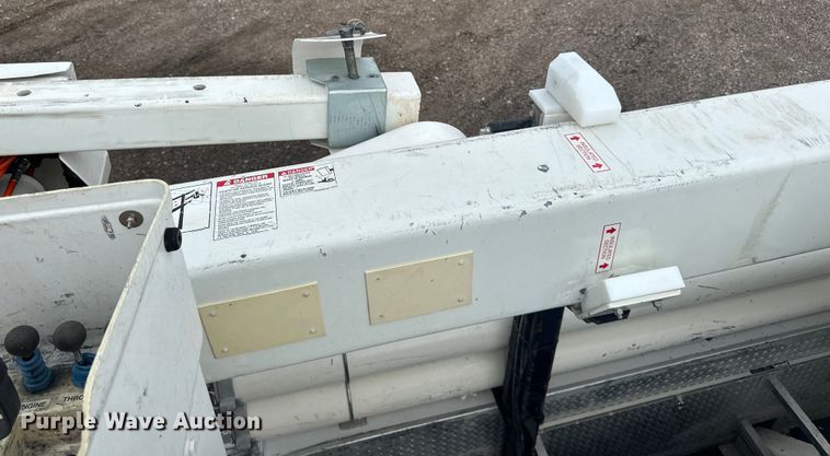 image for item LR9427 2013 Ford  F550 bucket truck