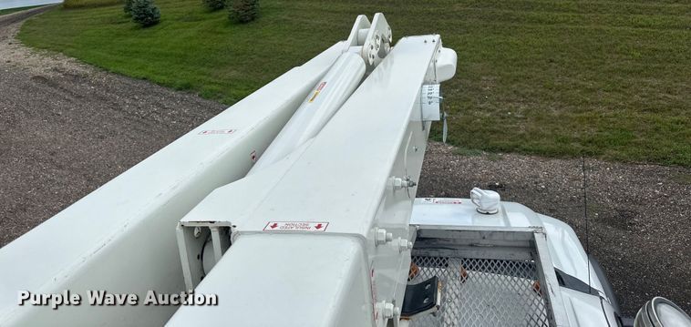 image for item LR9427 2013 Ford  F550 bucket truck