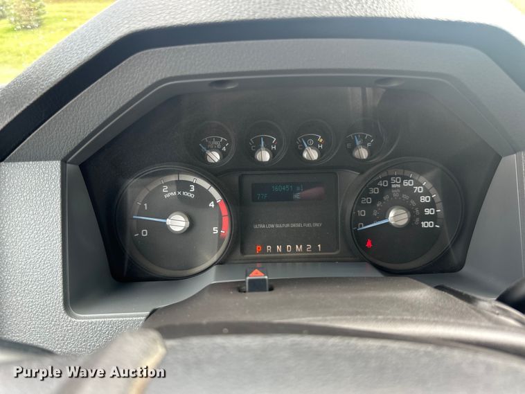 image for item LR9427 2013 Ford  F550 bucket truck