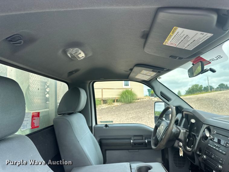 image for item LR9427 2013 Ford  F550 bucket truck