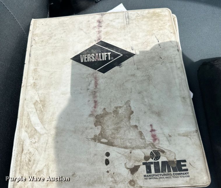 image for item LR9427 2013 Ford  F550 bucket truck