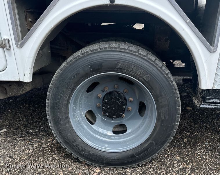 image for item LR9427 2013 Ford  F550 bucket truck