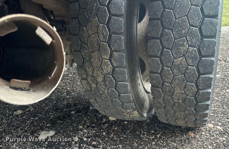 image for item LR9427 2013 Ford  F550 bucket truck