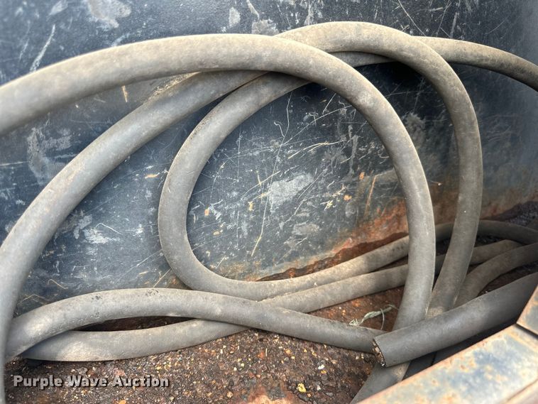 image for item LR9428 1999 International 4900 asphalt patch truck