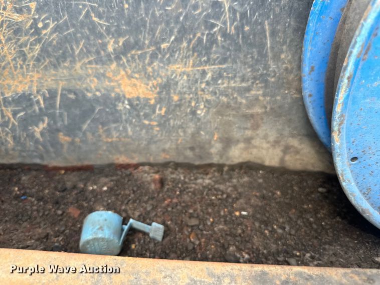 image for item LR9428 1999 International 4900 asphalt patch truck