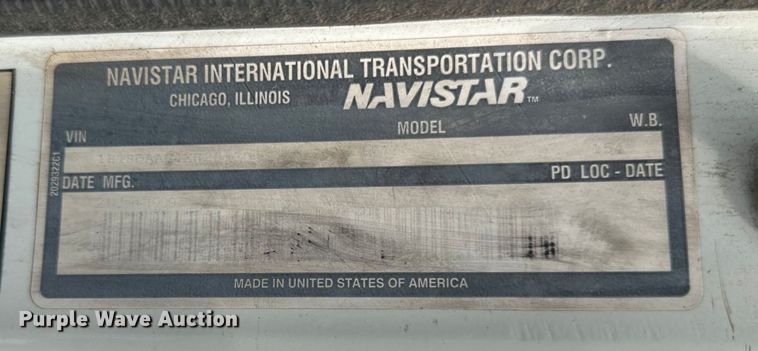 image for item LR9428 1999 International 4900 asphalt patch truck