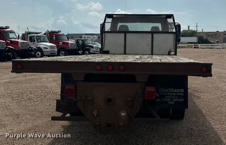 image for item LR9430 2005 Freightliner M2 flatbed truck