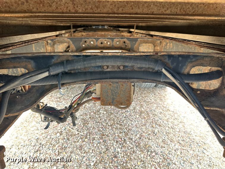 image for item LR9430 2005 Freightliner M2 flatbed truck