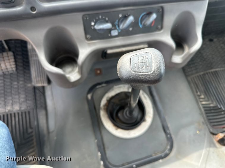 image for item LR9430 2005 Freightliner M2 flatbed truck