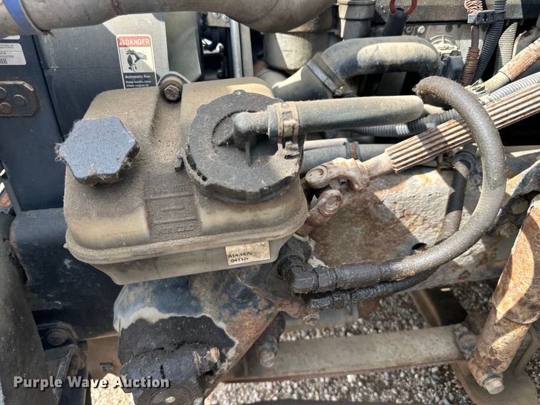 image for item LR9430 2005 Freightliner M2 flatbed truck