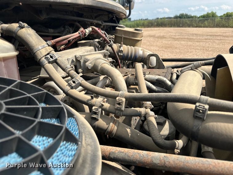 image for item LR9430 2005 Freightliner M2 flatbed truck