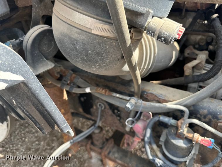 image for item LR9430 2005 Freightliner M2 flatbed truck