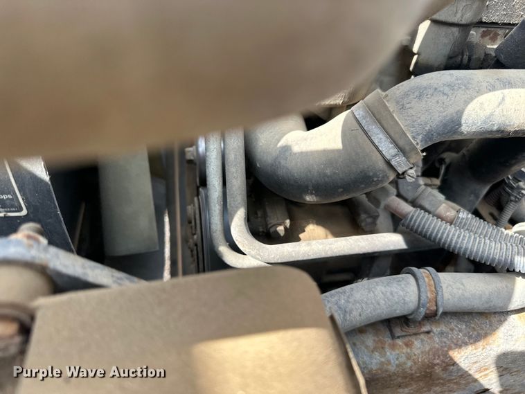 image for item LR9430 2005 Freightliner M2 flatbed truck