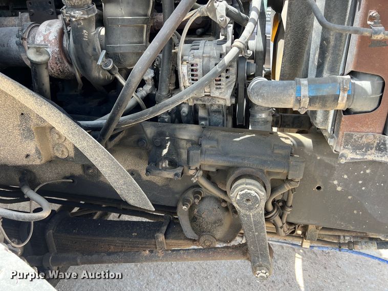 image for item LU9955 2003 International  5600i ready mix truck