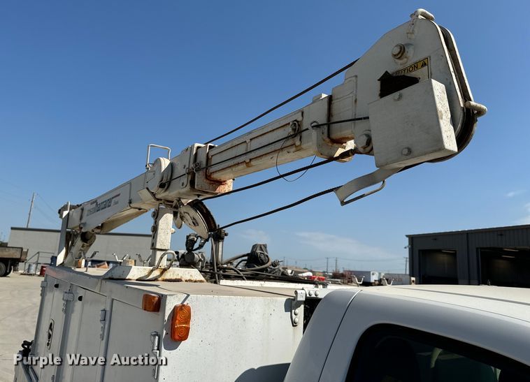 image for item MV9049 2007 GMC Sierra 3500HD utility bed pickup truck