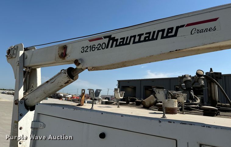 image for item MV9049 2007 GMC Sierra 3500HD utility bed pickup truck