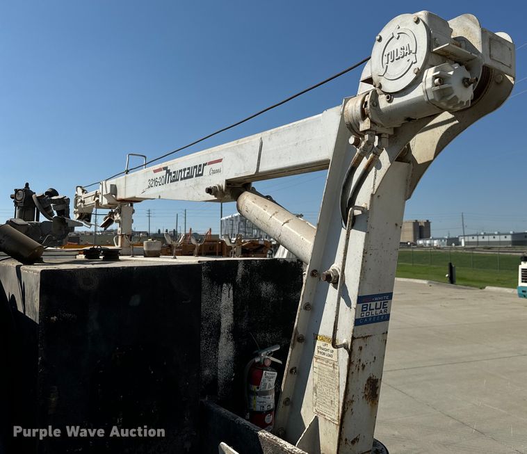 image for item MV9049 2007 GMC Sierra 3500HD utility bed pickup truck