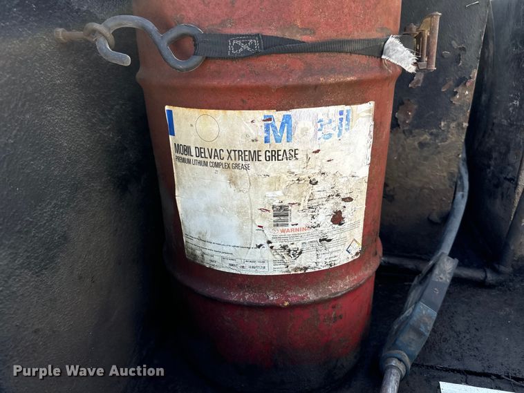 image for item MV9049 2007 GMC Sierra 3500HD utility bed pickup truck