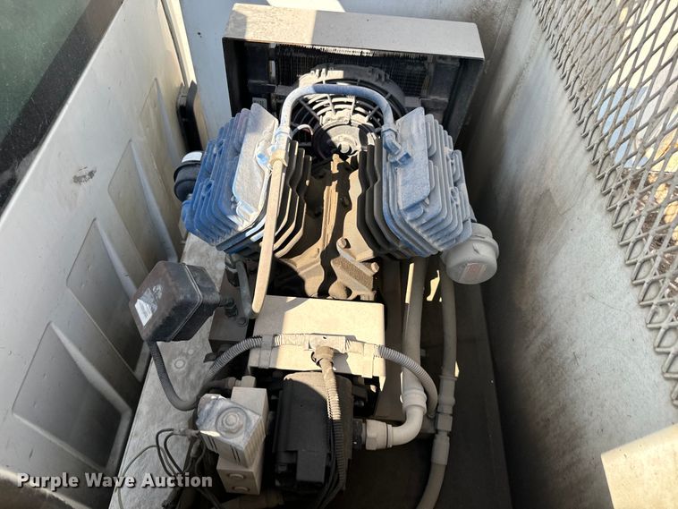 image for item MV9049 2007 GMC Sierra 3500HD utility bed pickup truck