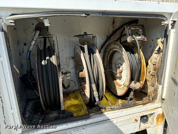 image for item MV9049 2007 GMC Sierra 3500HD utility bed pickup truck