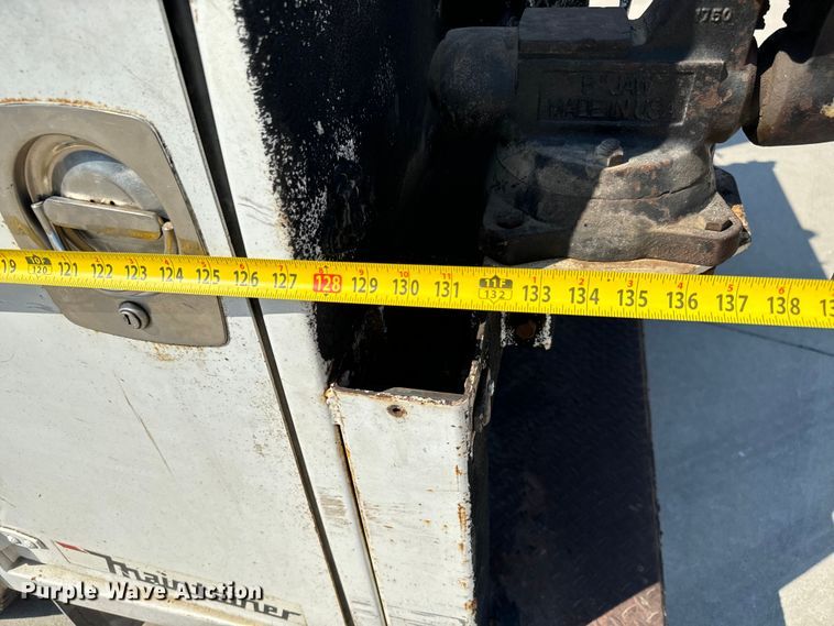 image for item MV9049 2007 GMC Sierra 3500HD utility bed pickup truck