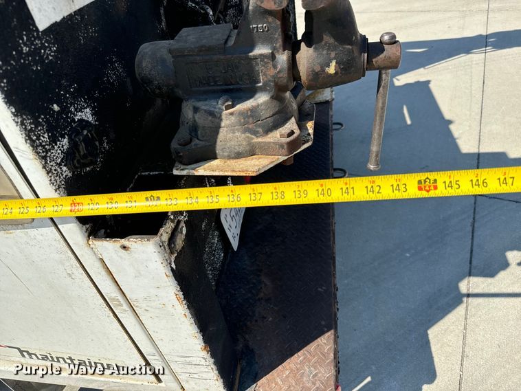 image for item MV9049 2007 GMC Sierra 3500HD utility bed pickup truck