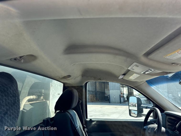 image for item MV9049 2007 GMC Sierra 3500HD utility bed pickup truck