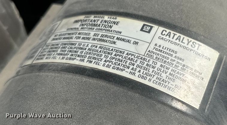 image for item MV9049 2007 GMC Sierra 3500HD utility bed pickup truck