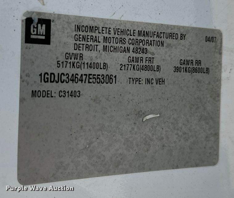 image for item MV9049 2007 GMC Sierra 3500HD utility bed pickup truck