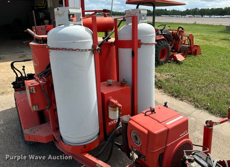 image for item MV9072 Crafco Ez-Pour pothole patcher