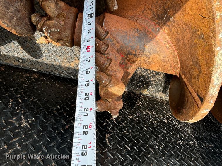 image for item NQ9723 2005 International 4200 drilling rig truck