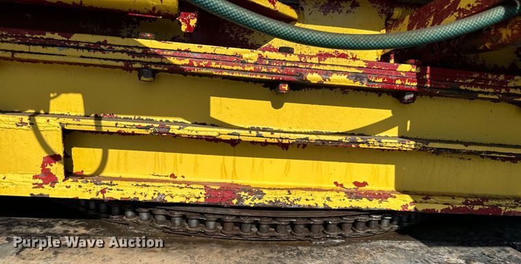 image for item NQ9723 2005 International 4200 drilling rig truck