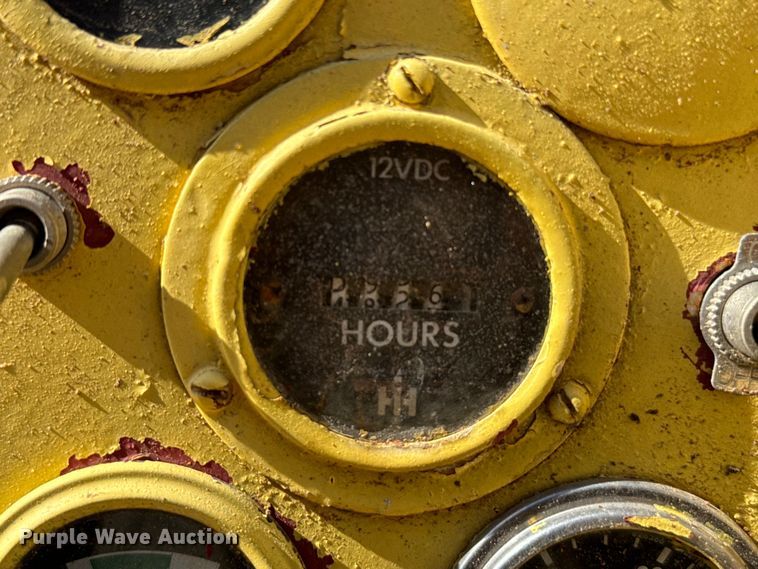 image for item NQ9723 2005 International 4200 drilling rig truck