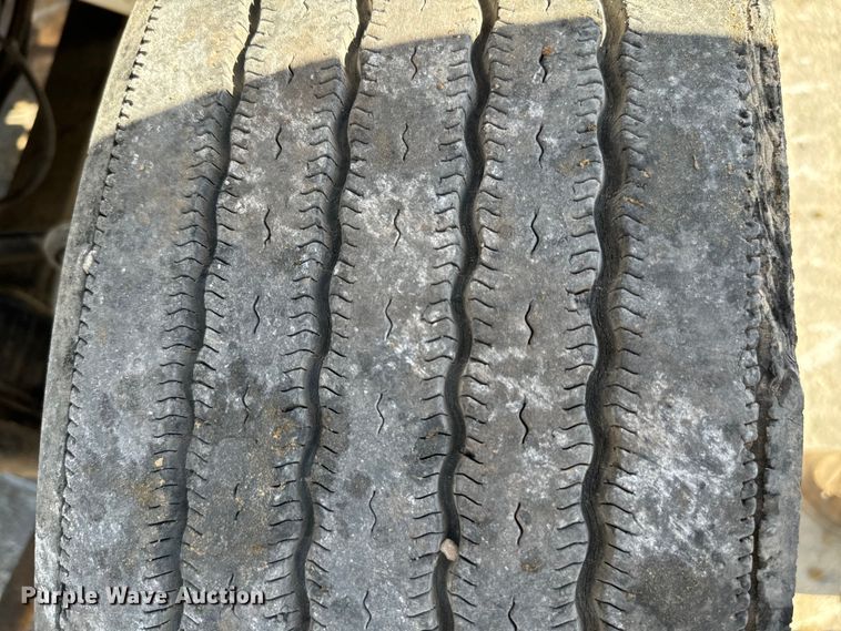 image for item NQ9723 2005 International 4200 drilling rig truck