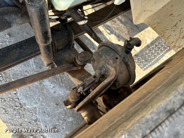 image for item NQ9723 2005 International 4200 drilling rig truck