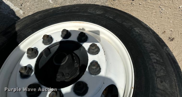 image for item NQ9723 2005 International 4200 drilling rig truck