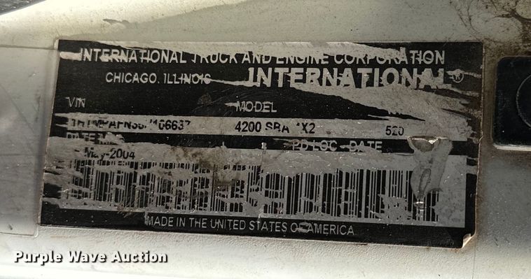 image for item NQ9723 2005 International 4200 drilling rig truck