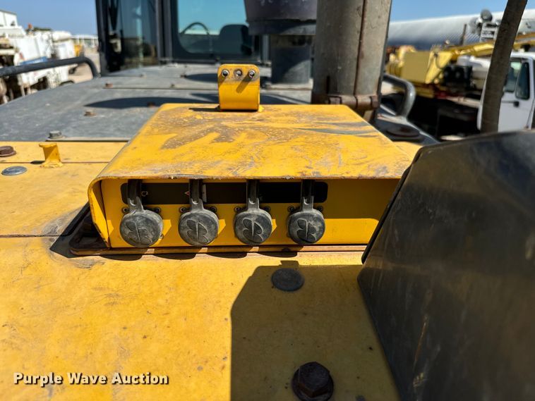 image for item NQ9724 2016 Komatsu D65PX-18 dozer