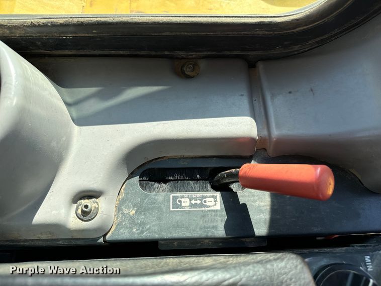 image for item NQ9724 2016 Komatsu D65PX-18 dozer