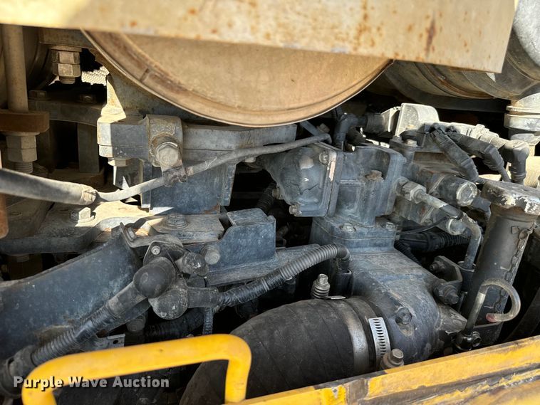 image for item NQ9724 2016 Komatsu D65PX-18 dozer